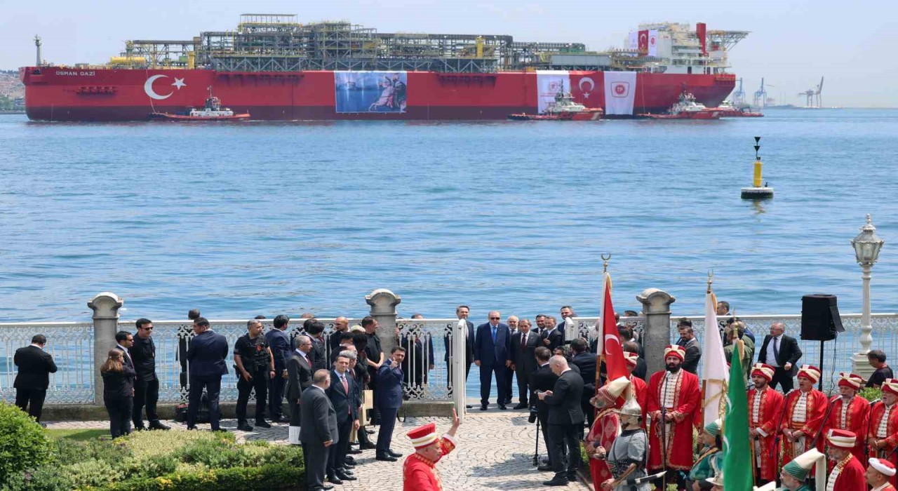 Cumhurbaşkanı Erdoğan ‘Osman Gazi platformunu Dolmabahçeden uğurladı