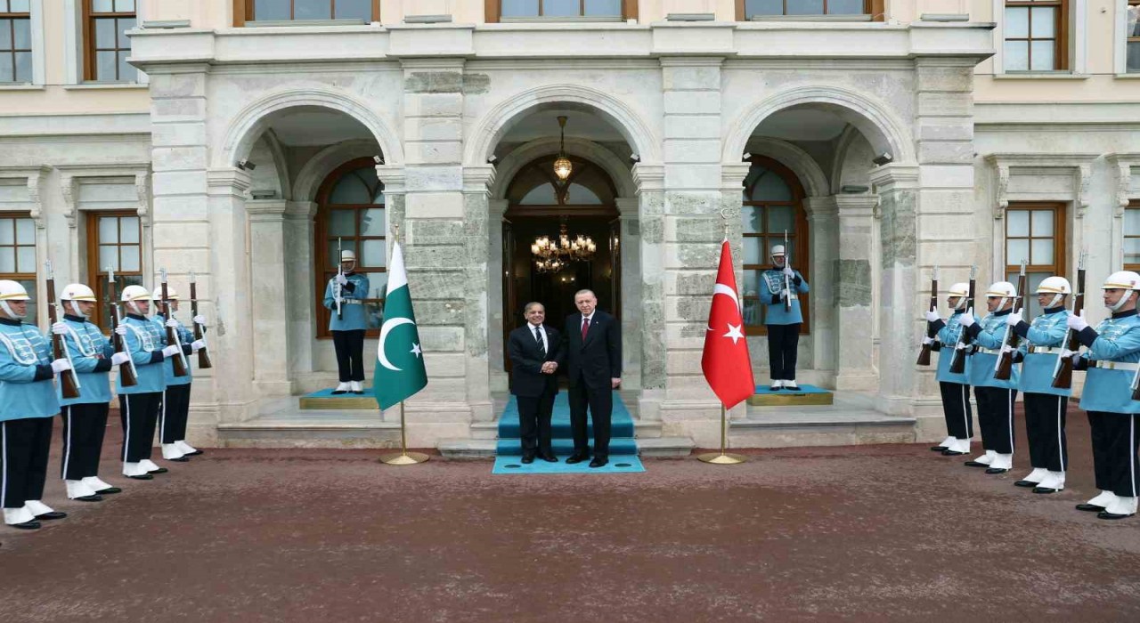 Cumhurbaşkanı Erdoğan, Pakistan Başbakanı Şerifi kabul etti