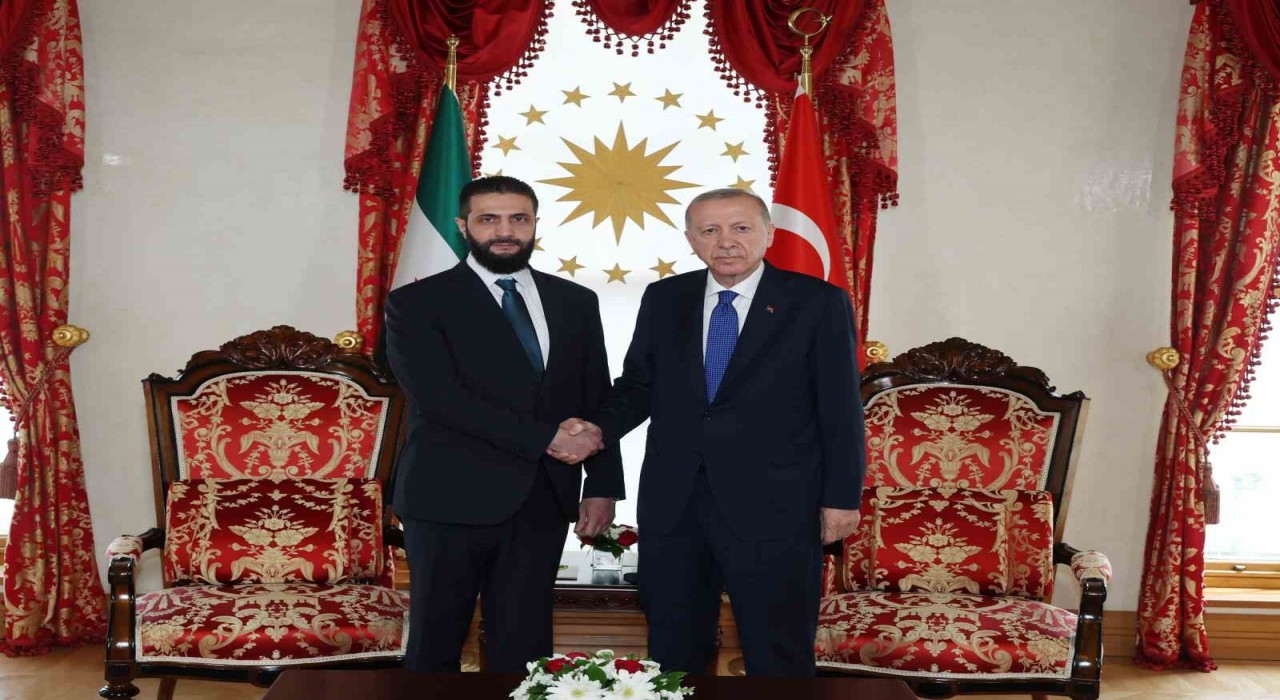 Cumhurbaşkanı Recep Tayyip Erdoğan, Suriye Devlet Başkanı Ahmed Şara ile Dolmabahçede bir araya geldi.