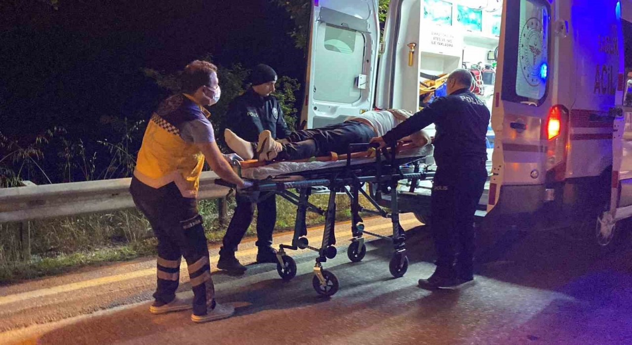 D-100de gece yarısı zincirleme kaza: 4 yaralı