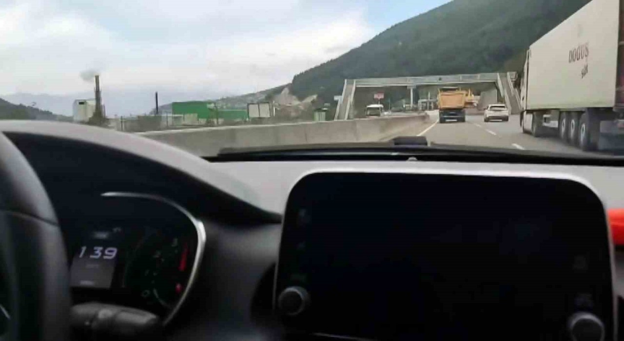 D-650de otomobiller kamyona yetişemedi