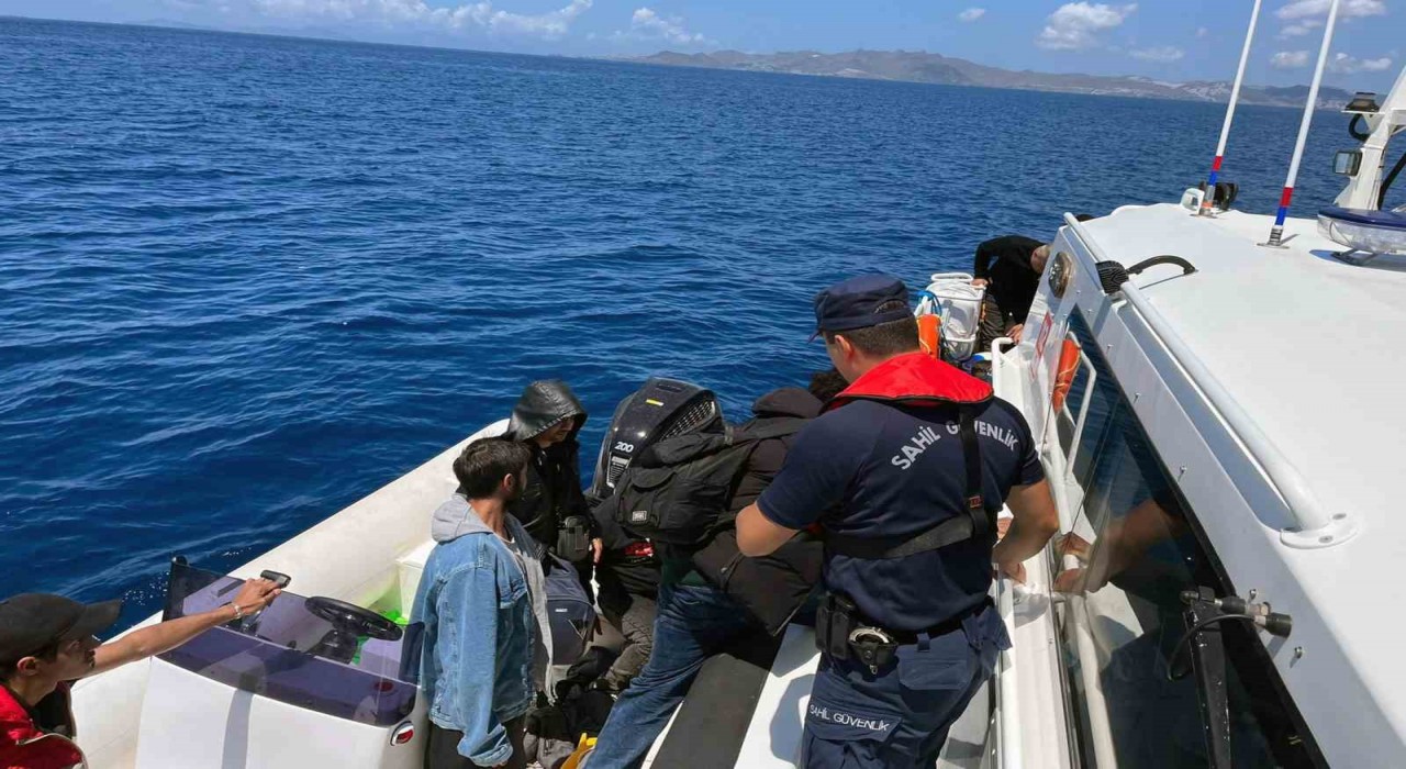 Datçada Yunanistanın geri ittiği 10u çocuk 33 düzensiz göçmen kurtarıldı