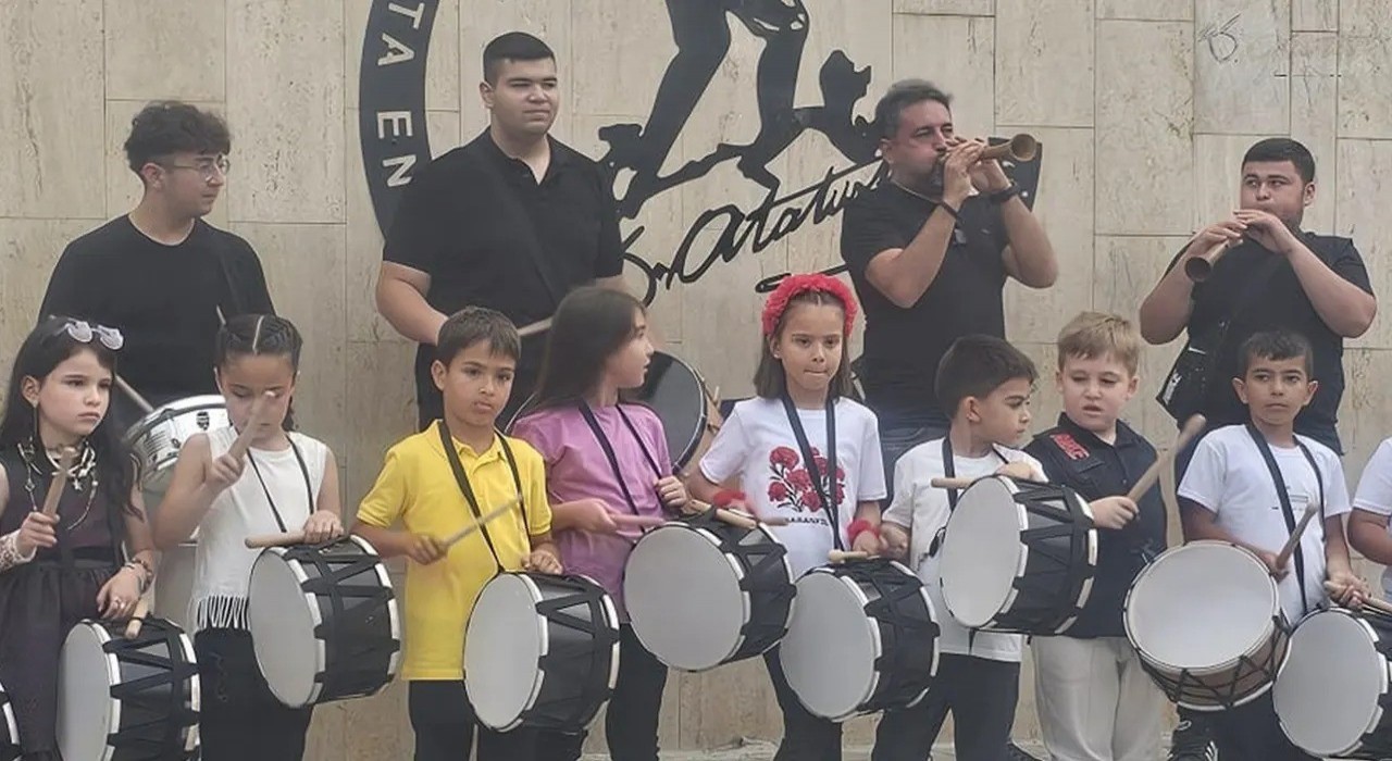 Davullu zurnalı okuma bayramı