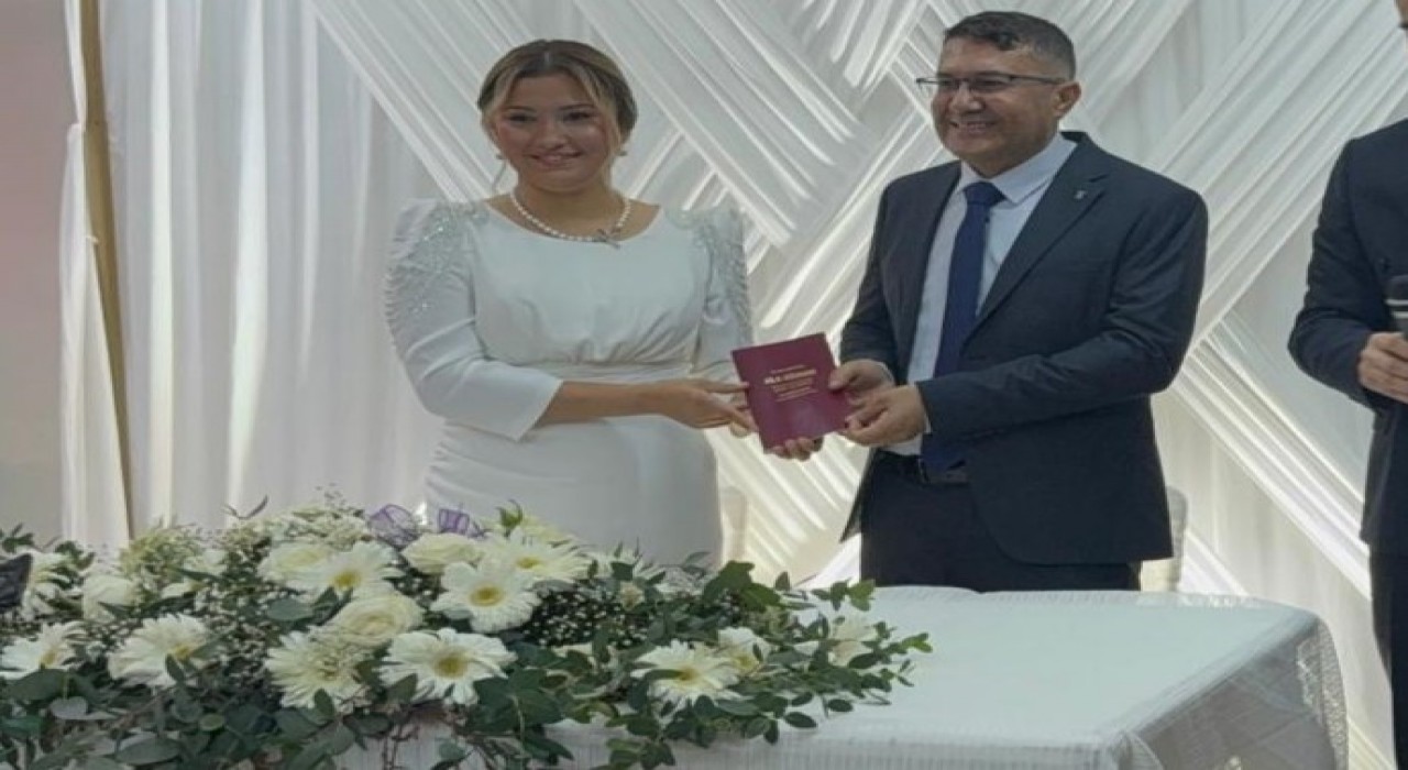 Depremde ailelerini kaybeden 2 öğretmen, ikinci bahara evet dedi
