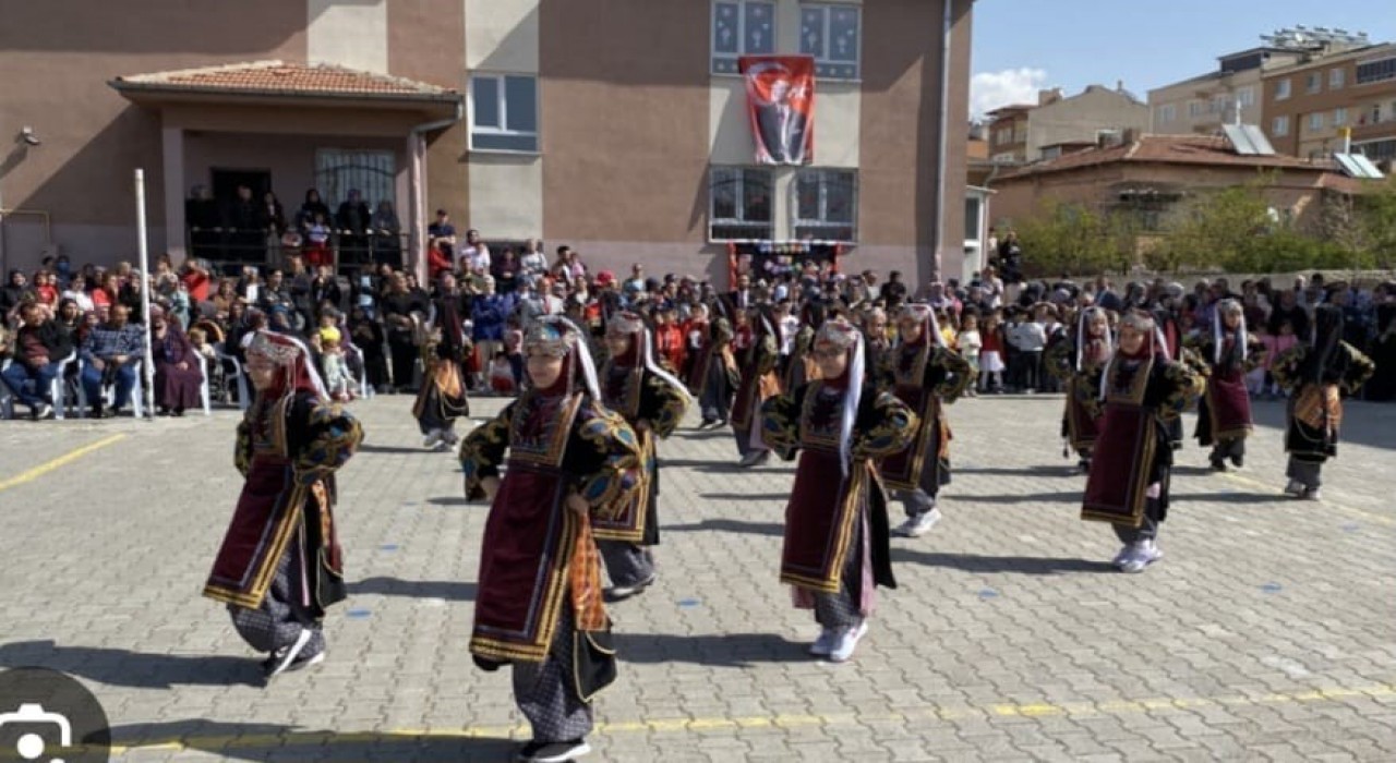 Develide İmam Hatip Ortaokulunda ‘Yabancı Dil Şenliği