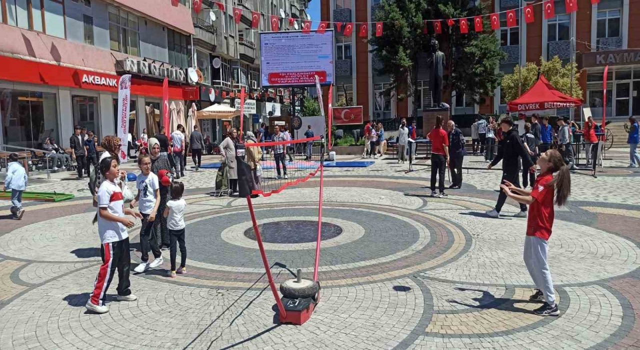 Devrekte düzenlenen spor etkinlikleri büyük ilgi gördü