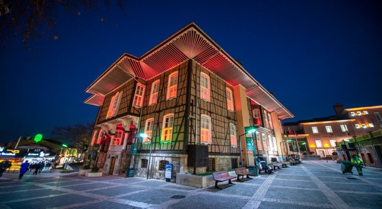 Dezenformasyonla Mücadele Merkezi: Vakıflar, tarihi belediye binasına el koymadı