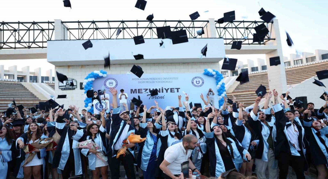 Didim MYOda 140 öğrenci kep attı