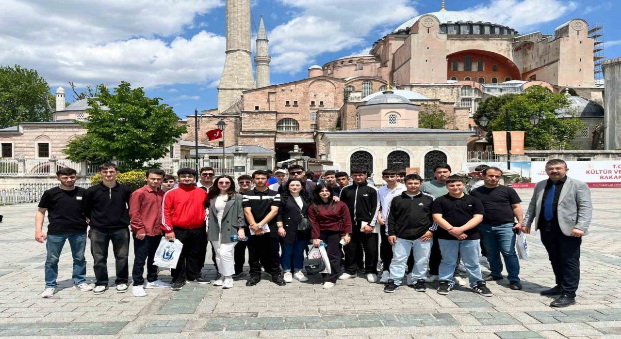 Dilovası Kaymakamlığından İstanbula kültür gezisi
