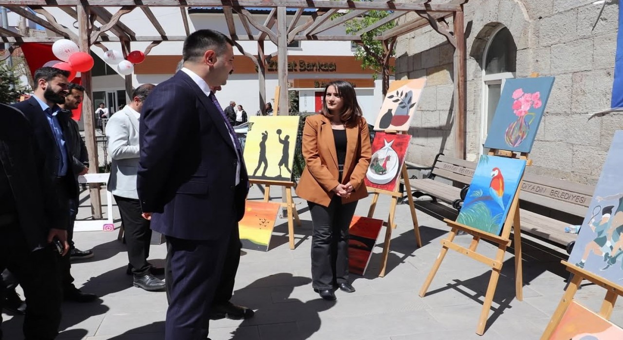 Diyadinde gençlik haftası sergisi