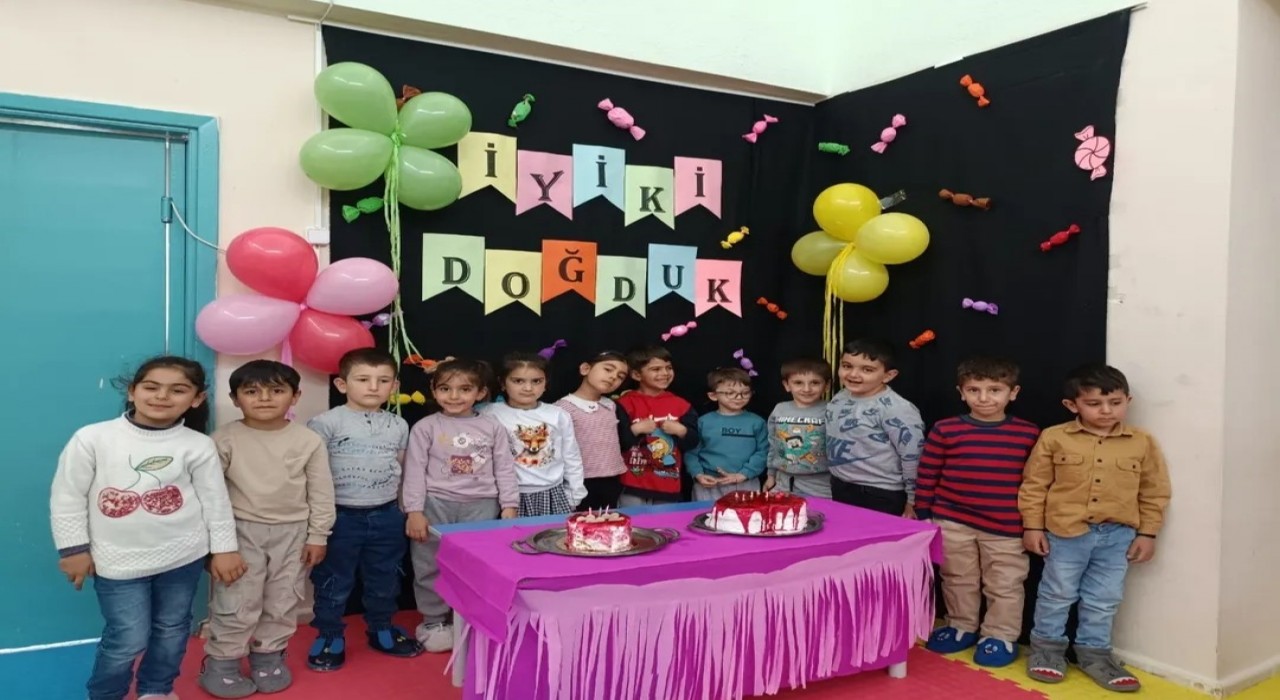 Diyadinde miniklere ortak doğum günü sürprizi