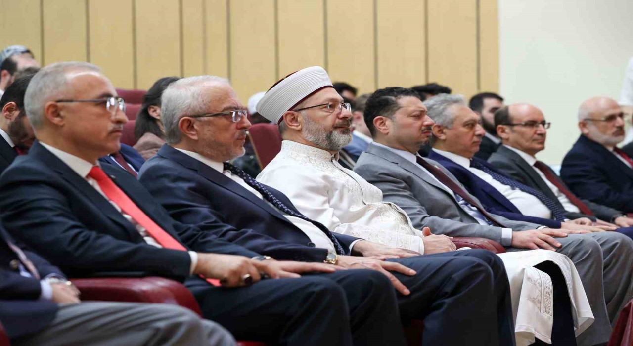 Diyanet İşleri Başkanı Erbaş: Kuran-ı Kerimi anlamak, yaşamak, hayatımızı Kuran-ı Kerîme göre tanzim etmek; nihai hedef budur