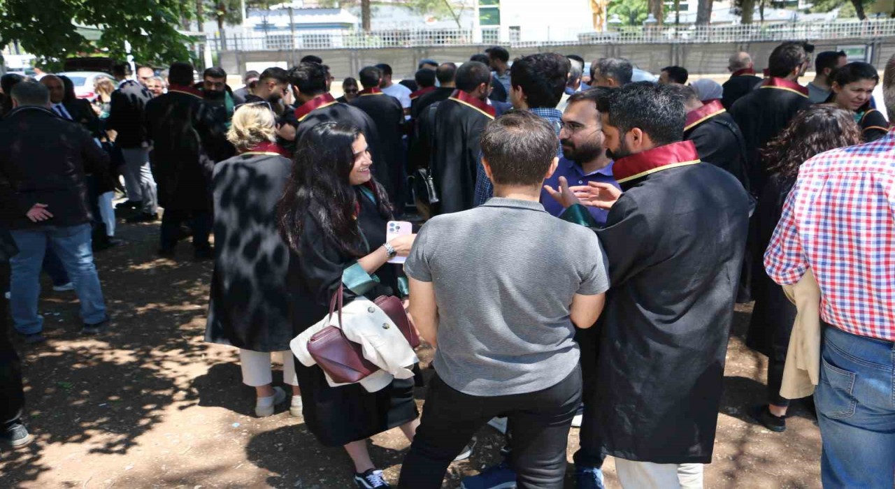 Diyarbakır Barosundan silahlı saldırıya uğrayan meslektaşları için açıklama