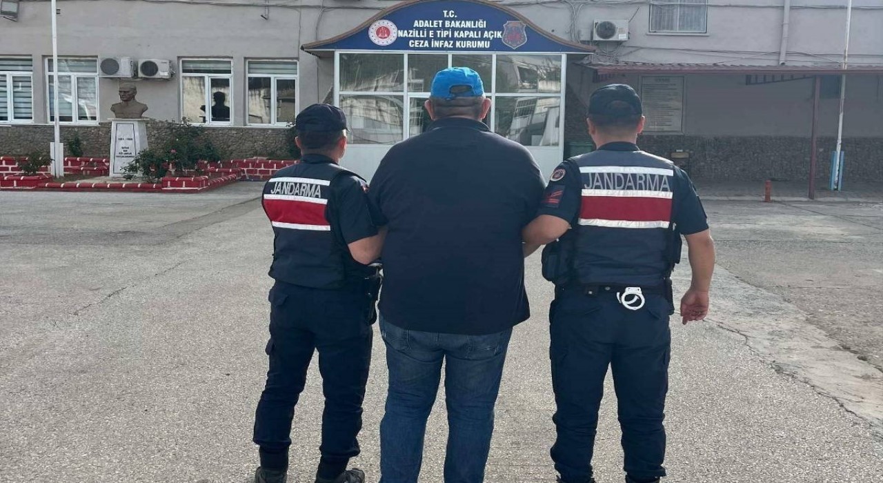Dolandırıcılık suçundan aranan şahıs Nazillide yakalandı