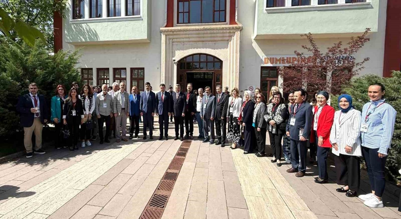 DPÜ Rektörü Prof. Dr. Süleyman Kızıltoprak: Dilimiz var oldukça biz de varız