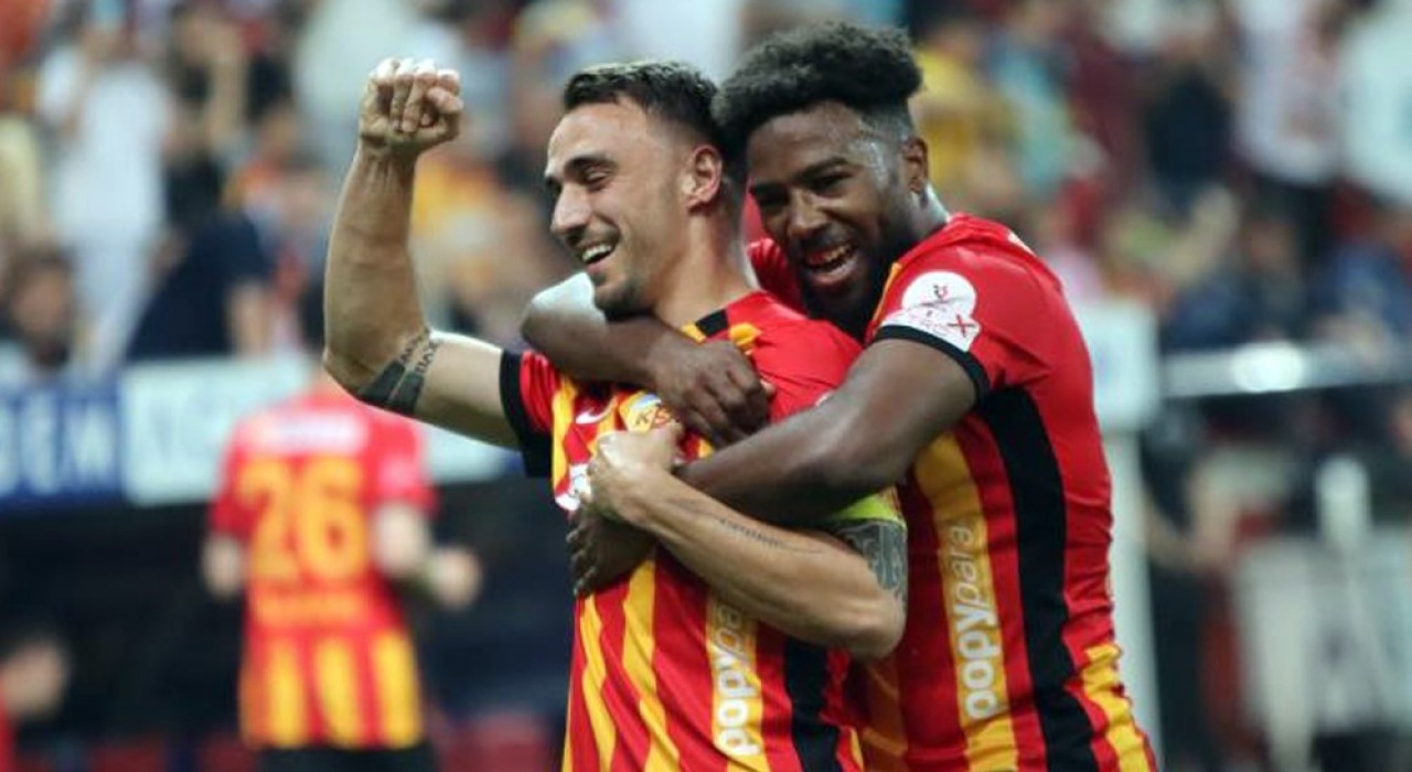 Duckens Nazon 7. golünü attı