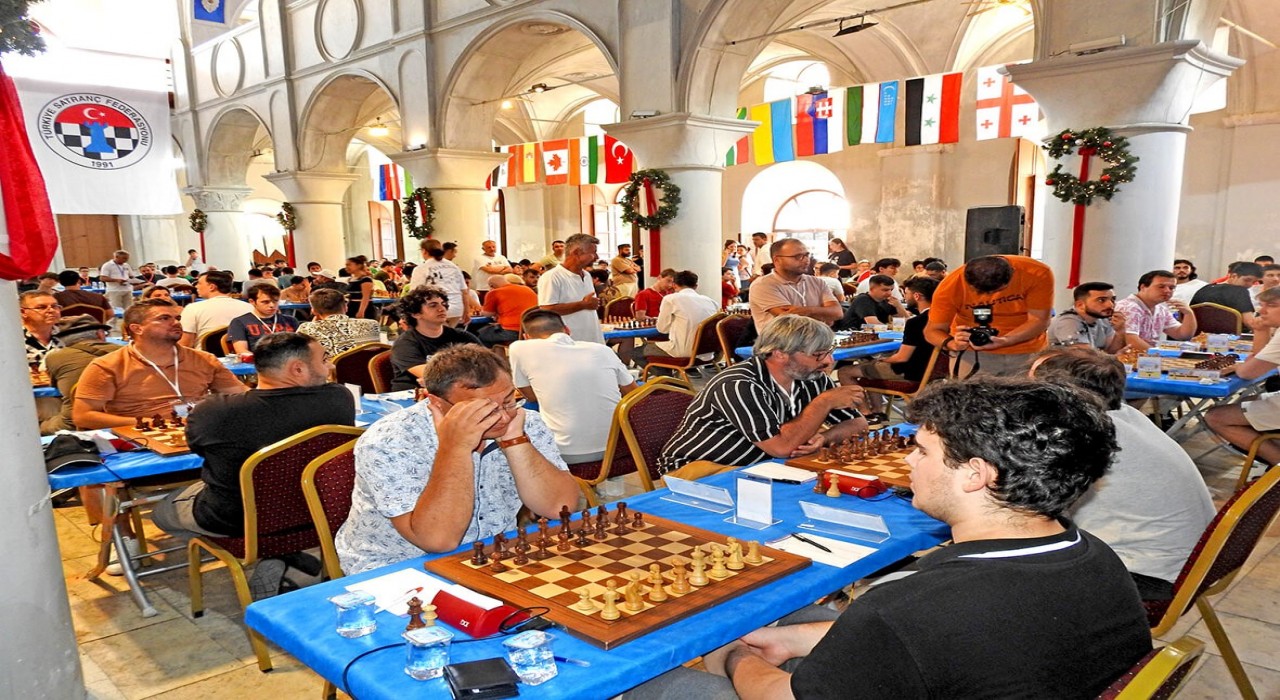 Dünyaca ünlü satranç ustaları Çeşmede buluşacak