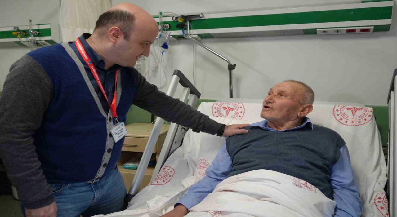 Dünyada 18nci, Türkiyede ilk: 4 yaprakçıklı aort kapağına TAVİ operasyonu