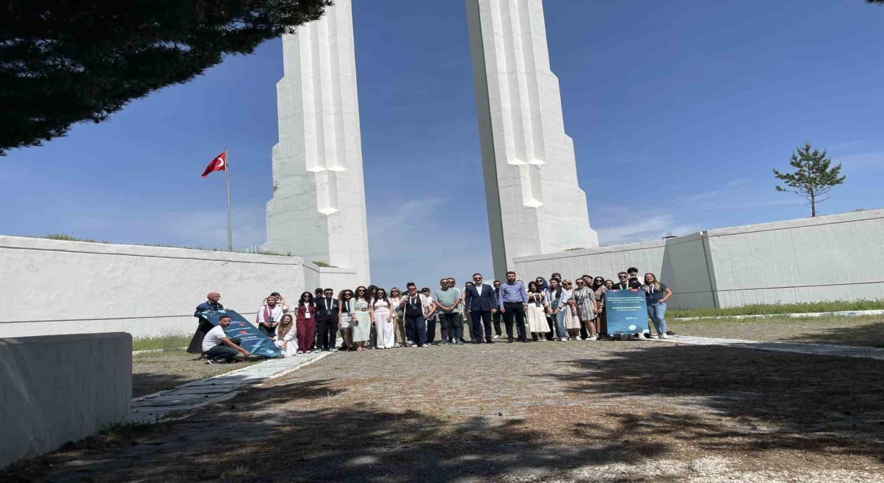 Dünyanın dört bir yanından gelen gençler Malazgirtte buluştu