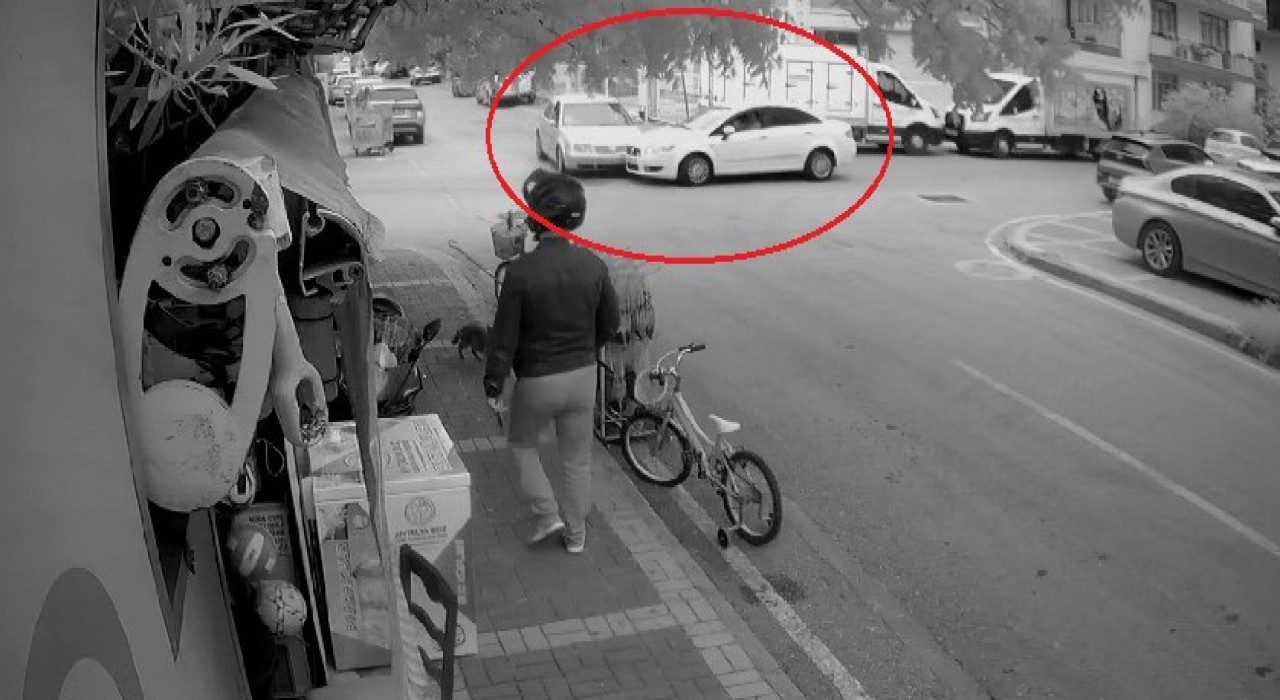 Dur tabelasını kapatan kamyonet kazaya neden oldu