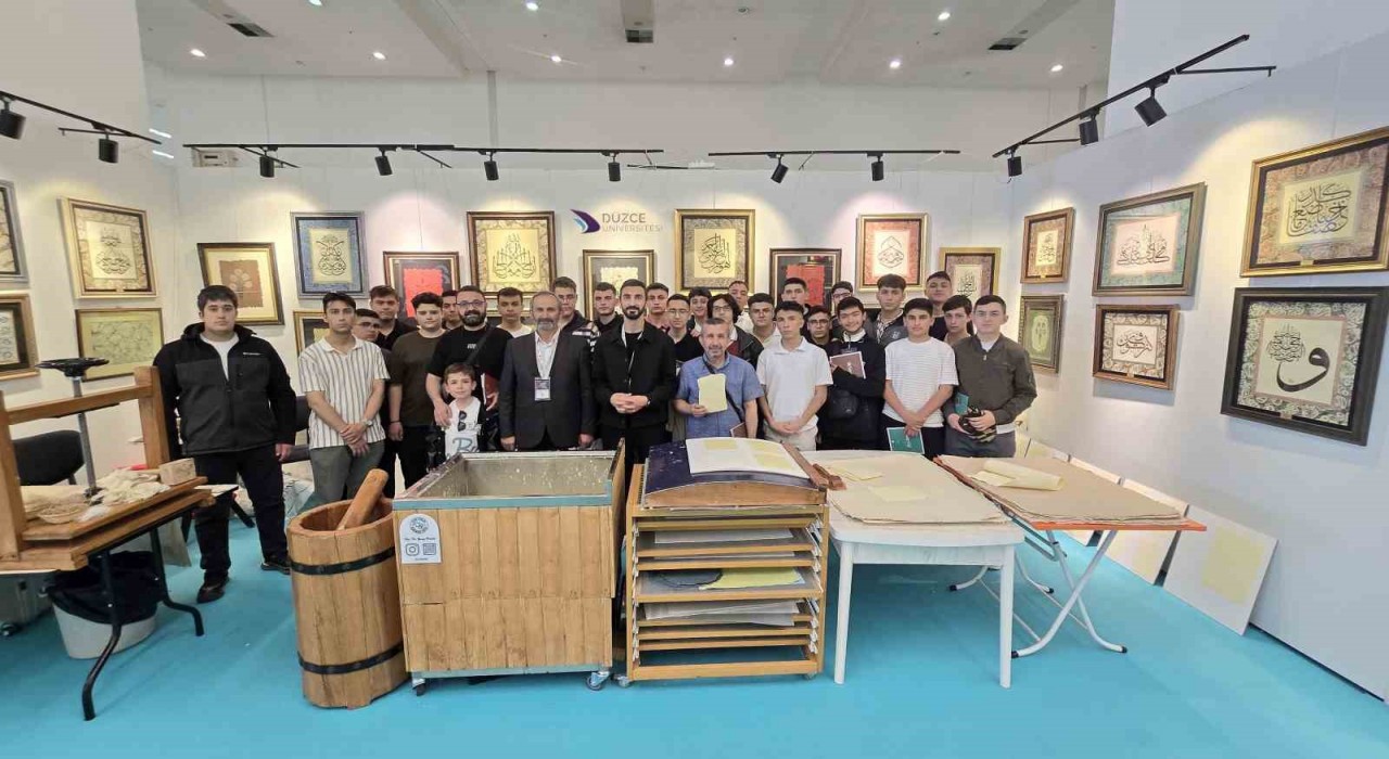 Düzce Üniversitesi standı İslam Sanatları Fuarına damga vurdu