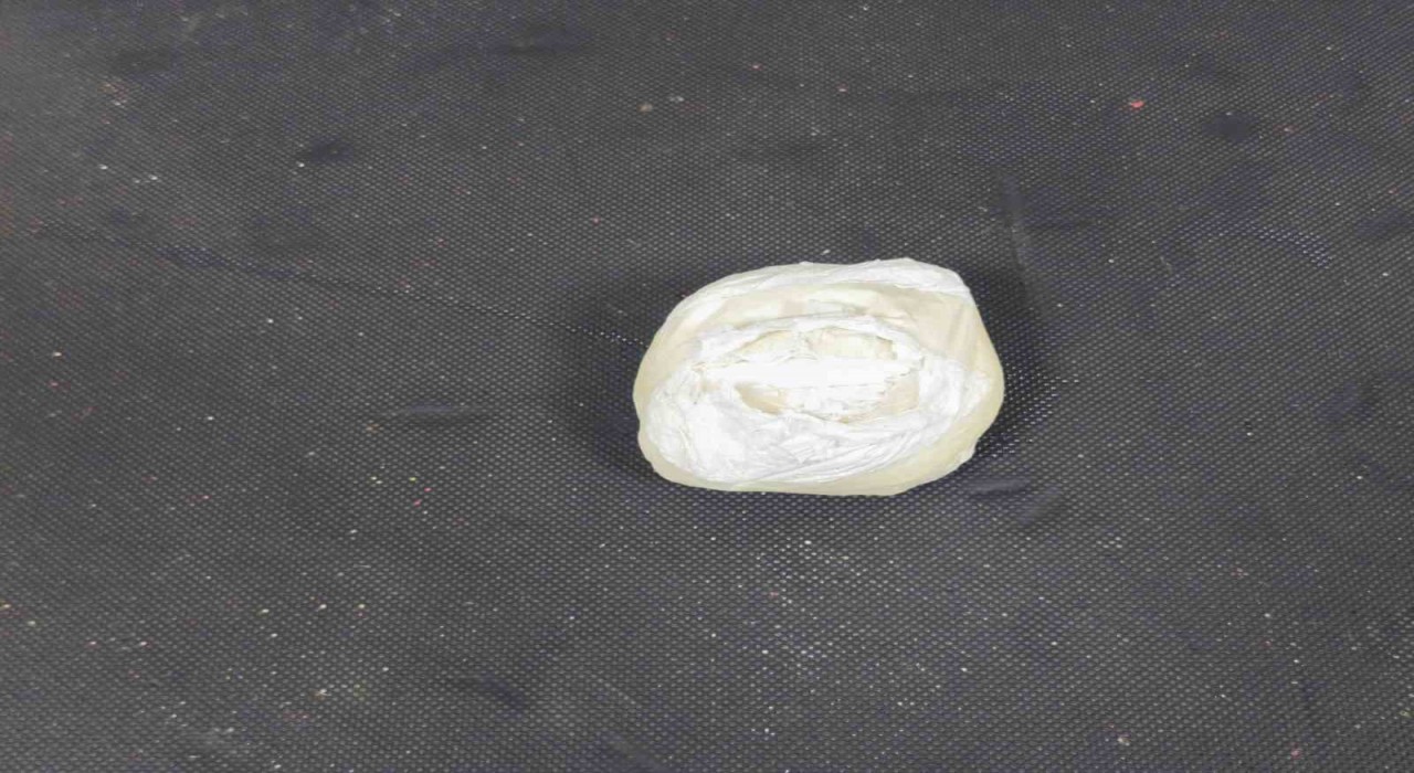 Düzcede 15 suç kaydı bulunan şüpheli, 125 gram uyuşturucu ile yakayı ele verdi