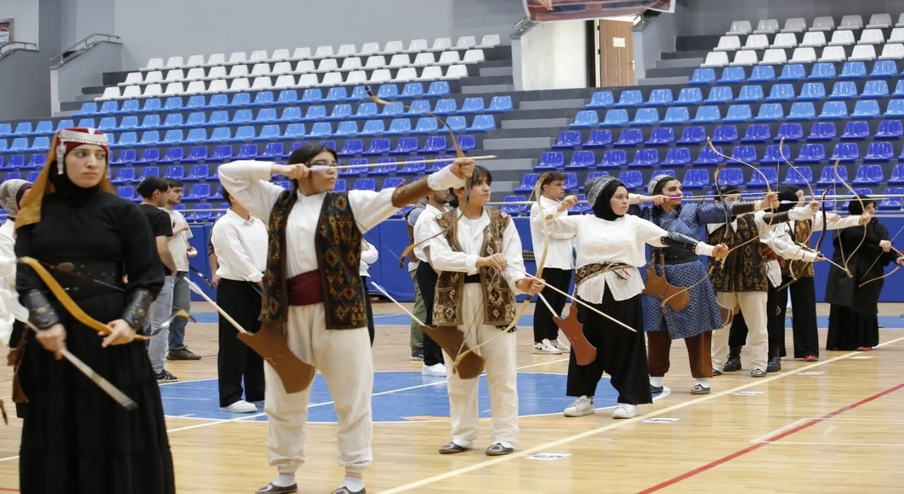 EBYÜlü öğrencilerden ikincilik
