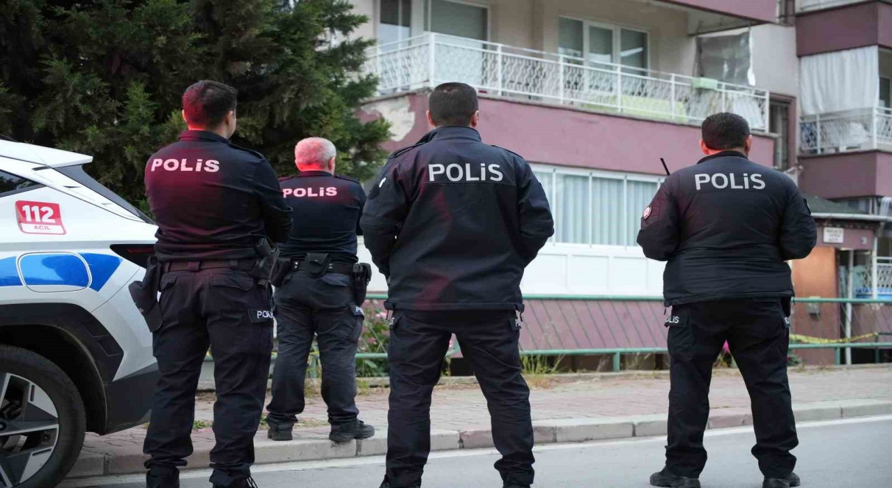 Edirnede evinin penceresinden düşen yaşlı adam öldü