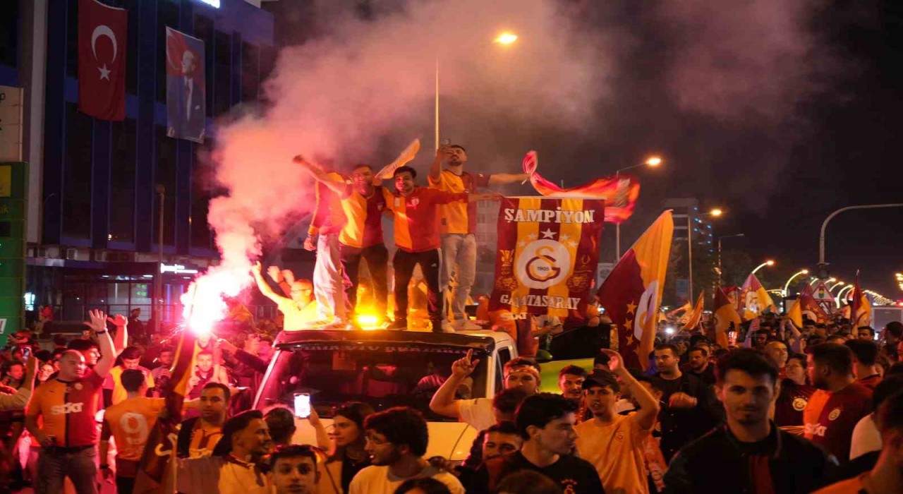 Edirnede Galatasarayın şampiyonluğu coşkuyla kutlandı