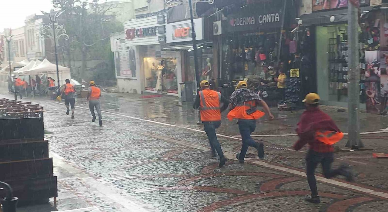 Edirnede şiddetli yağış ve dolu hayatı olumsuz etkiledi