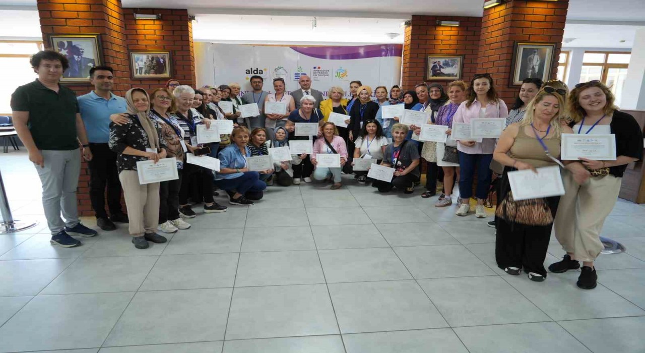 Edremitte kadınların yerel yönetime katılımı güçleniyor