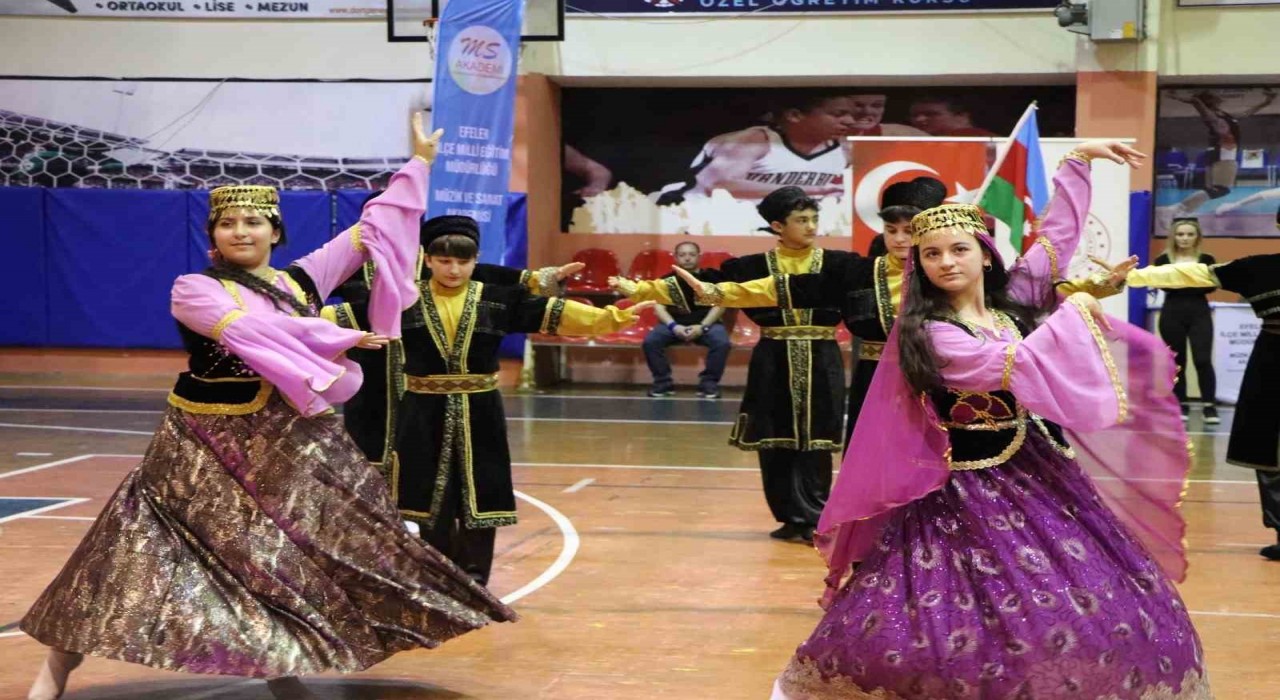 Efelerde Uluslararası Halk Dansları Festivali gerçekleştirildi