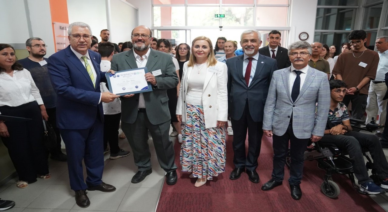 Ege Üniversitesinde Engelsiz Erişim Teknolojik Tasarım yarışması