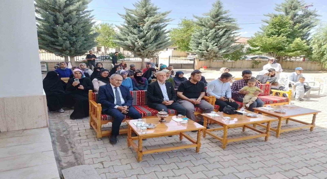 Elazığda 4 -6 yaş Kuran kursunda mezuniyet heyecanı