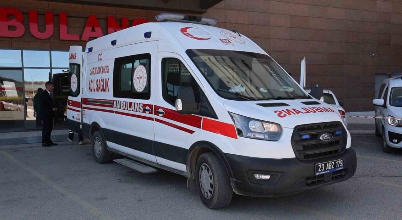 Elazığda 4 kişi içtikleri sütlü kahveden zehirlendi