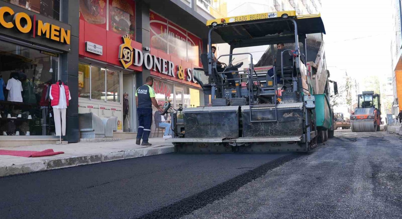 Elazığda asfaltlama çalışmaları sürüyor