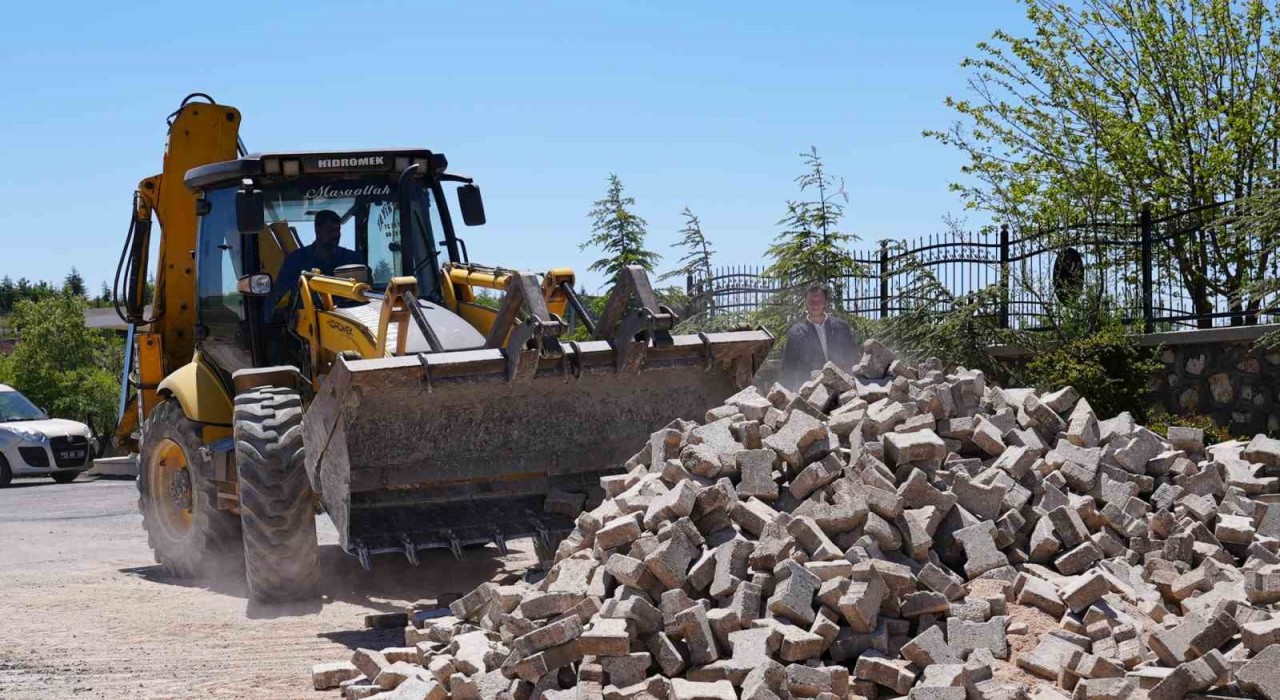 Elazığda bayram öncesi mezarlıklarda düzenleme