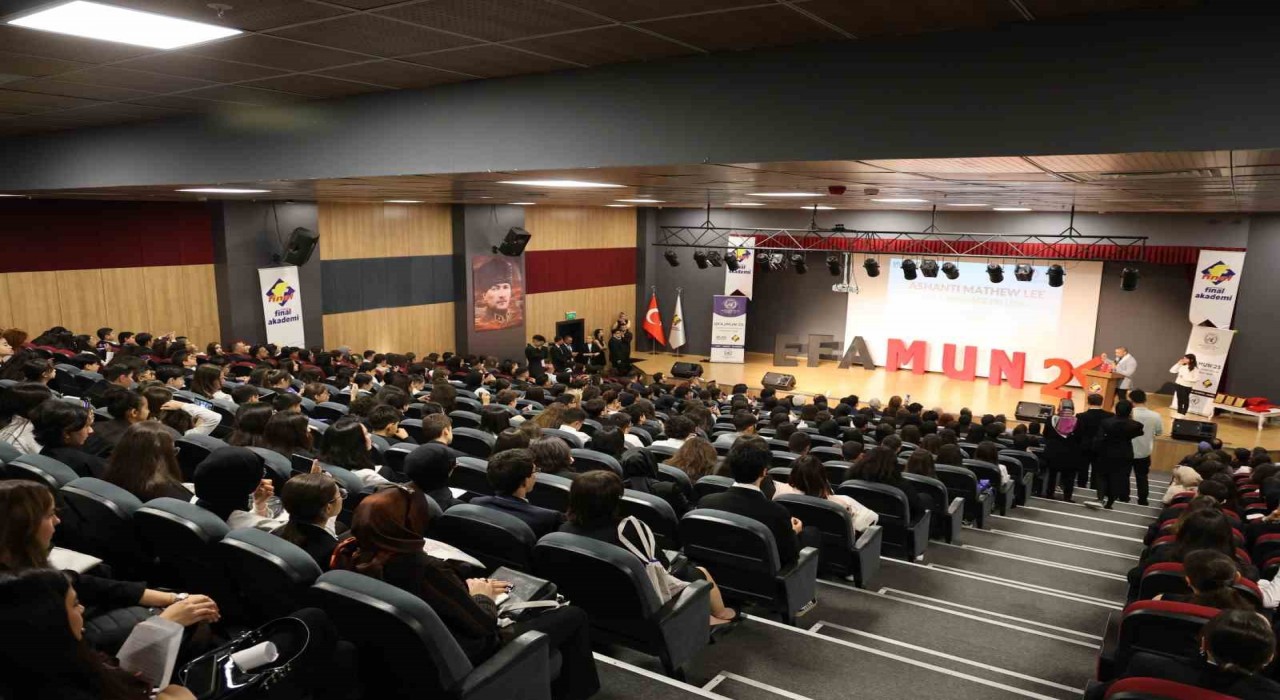 Elazığda bir ilk: 370 öğrenciyle Birleşmiş Milletler simülasyonu gerçekleştirildi