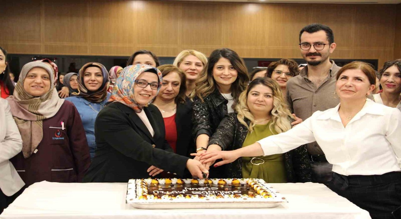 Elazığda Ebeler Günü kutlandı