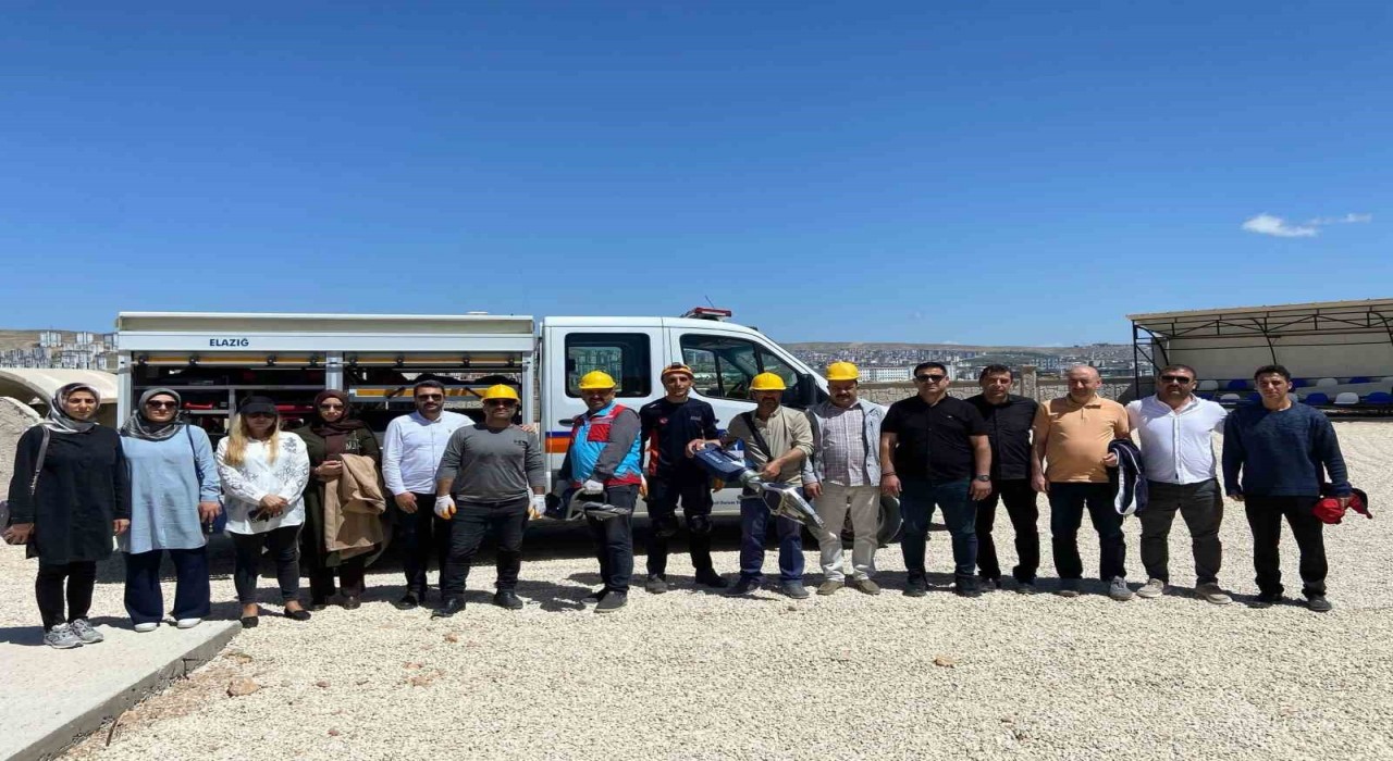 Elazığda enkazda arama ve kurtarma eğitimi sürüyor