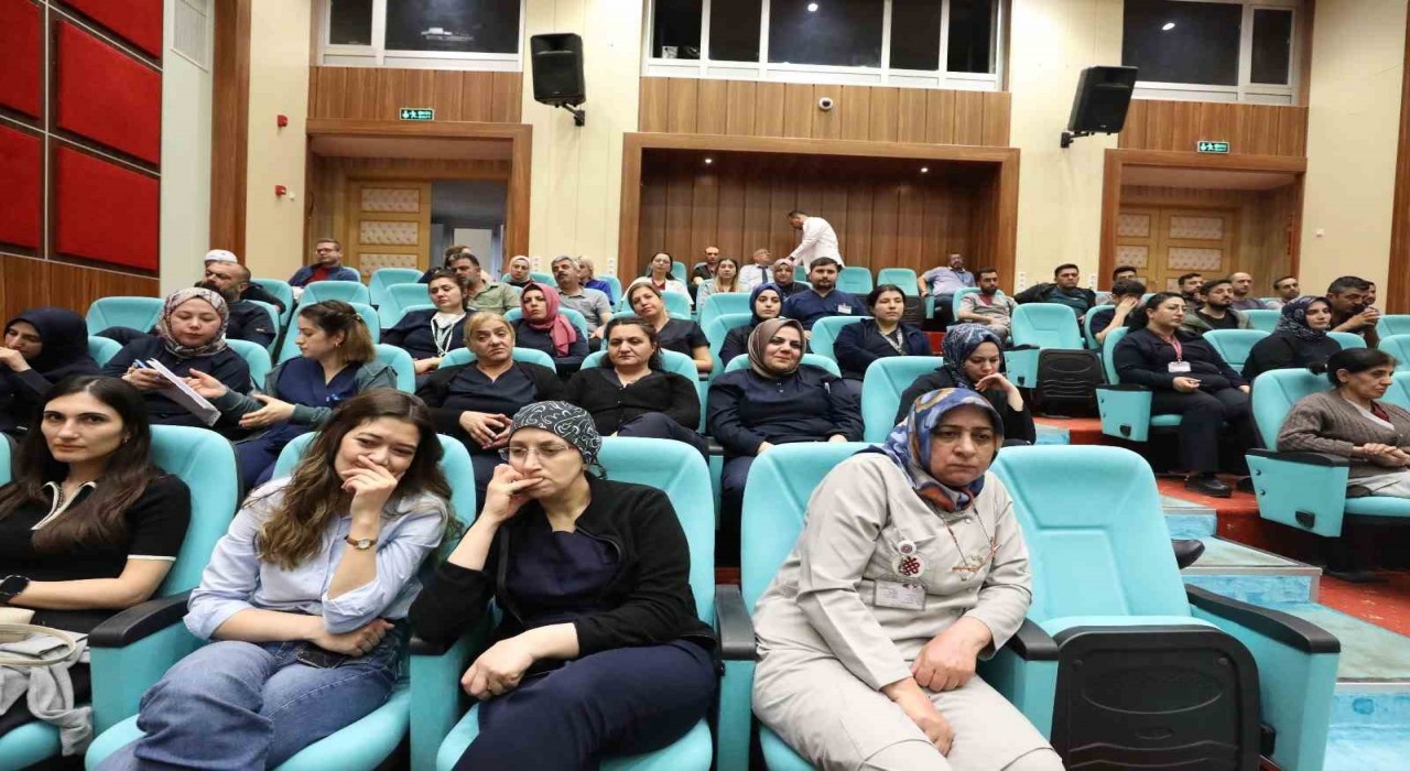 Elazığda hastane çalışanlarına Afet Farkındalık Eğitimi verildi