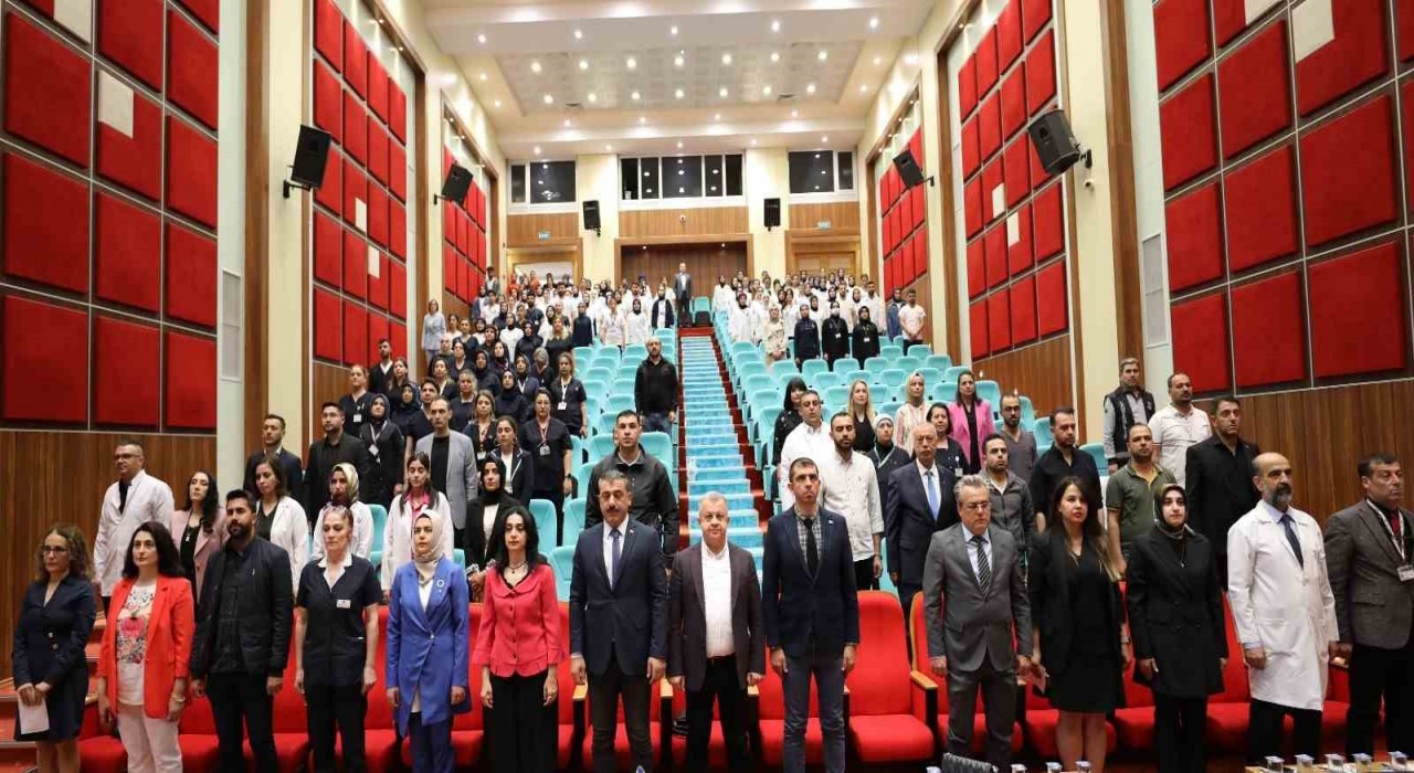 Elazığda hemşireler ve ebeler günü kutlandı