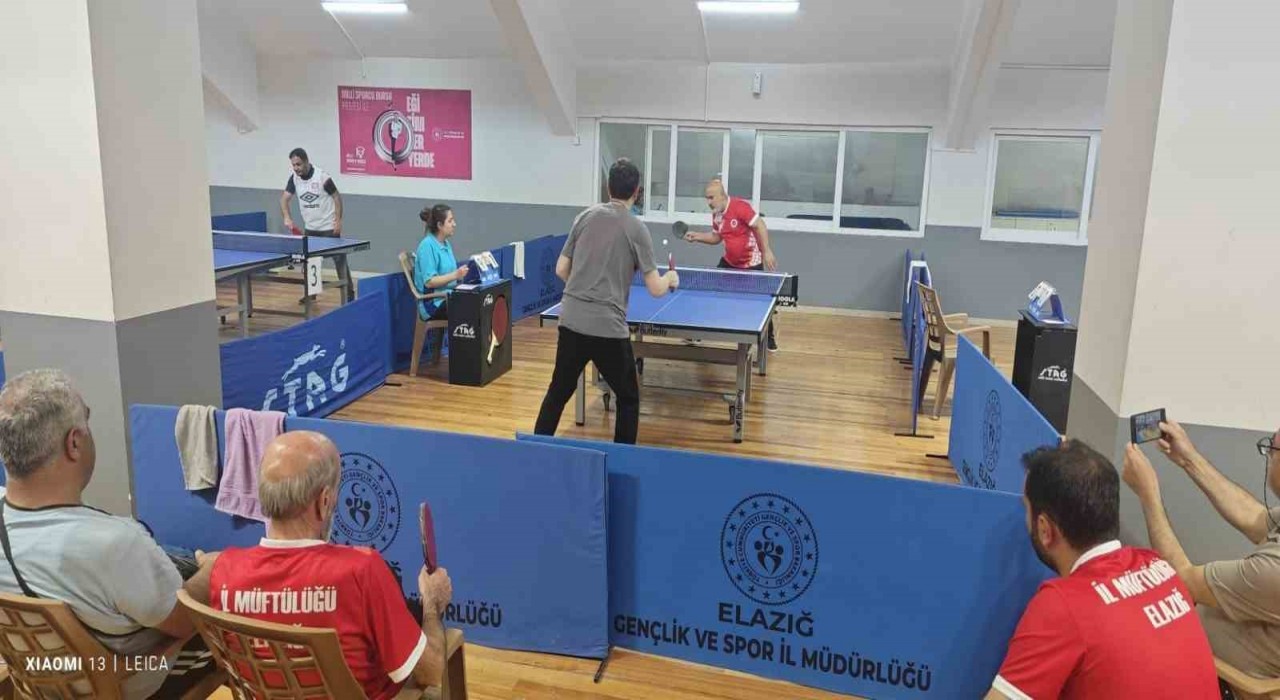 Elazığda kurumlar ve kuruluşlar arası masa tenisi şampiyonası düzenlendi