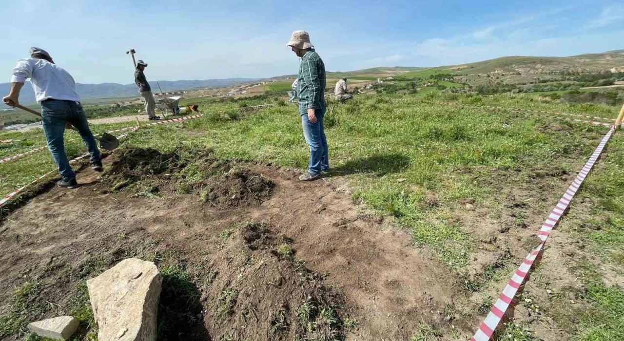 Elazığda Tadım Kalesi ve Höyüğünde kazı çalışmaları yeniden başladı