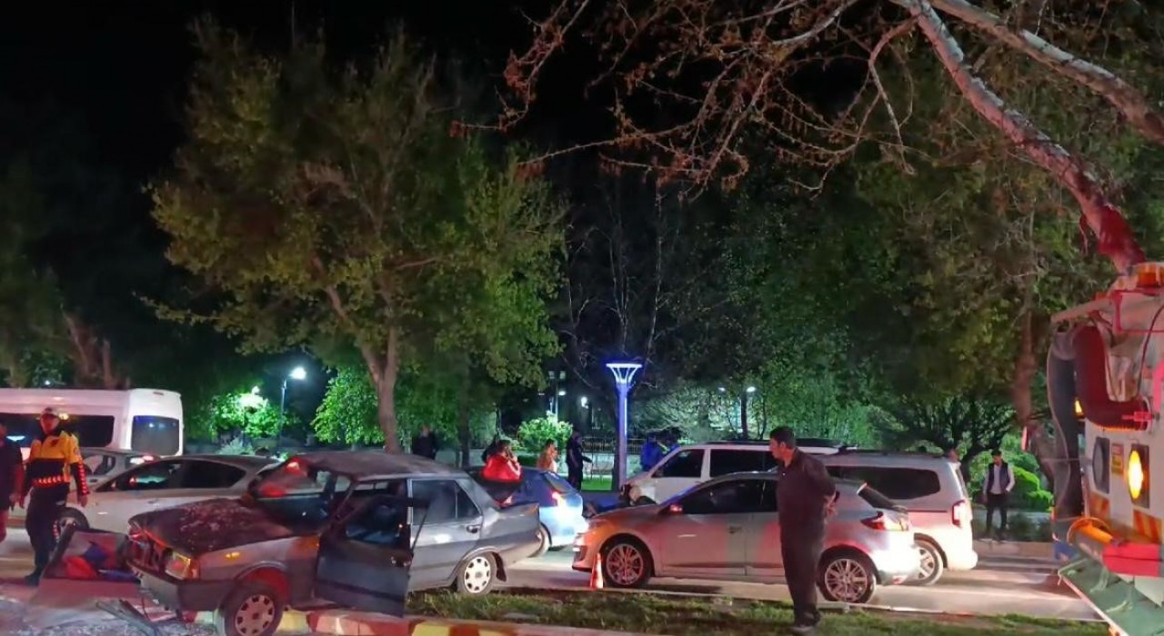 Elazığda zincirleme trafik kazası: 2 yaralı