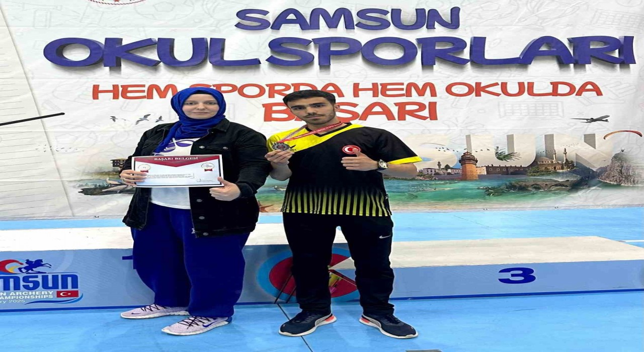 Elazığlı sporcu bilek güreşinde Türkiye 2ncisi oldu