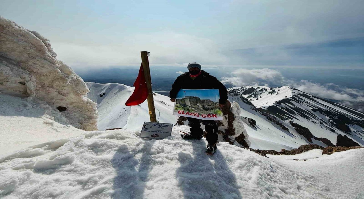 Elazığlı sporcu Erciyes Dağına tırmandı