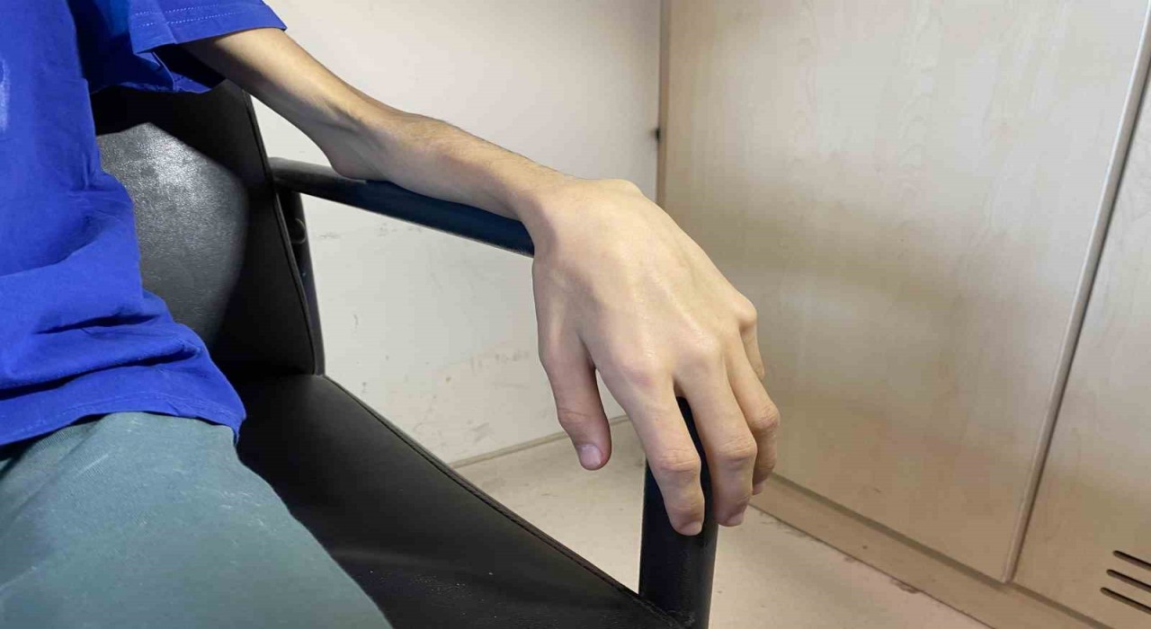 Ergenlerde anoreksiya tehlikesi: Aileler, ‘Okuldan arandık, bayıldı diyor, sosyal hayatlarını devam ettiremiyorlar