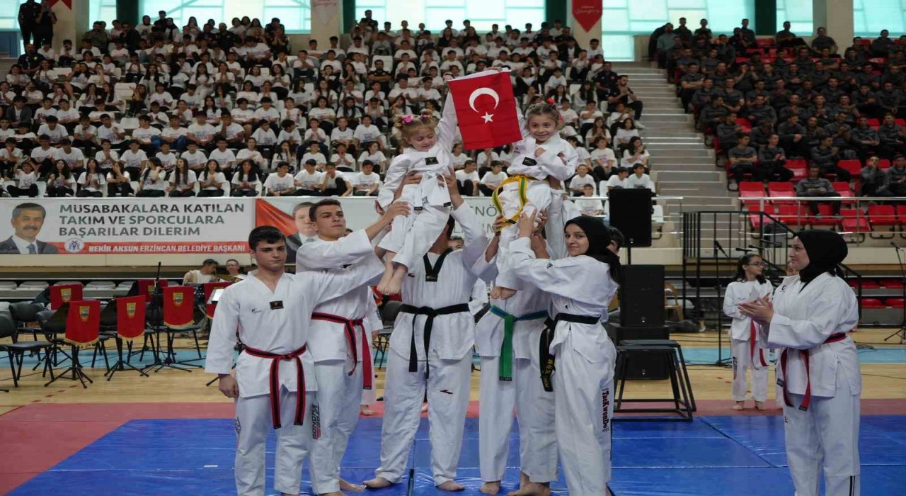Erzincanda 19 Mayıs çoşkusu