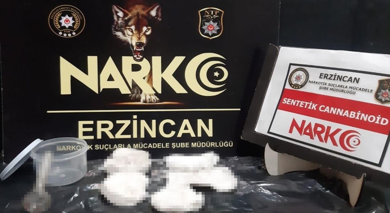 Erzincanda peçeteye emdirilmiş uyuşturucu madde ele geçirildi
